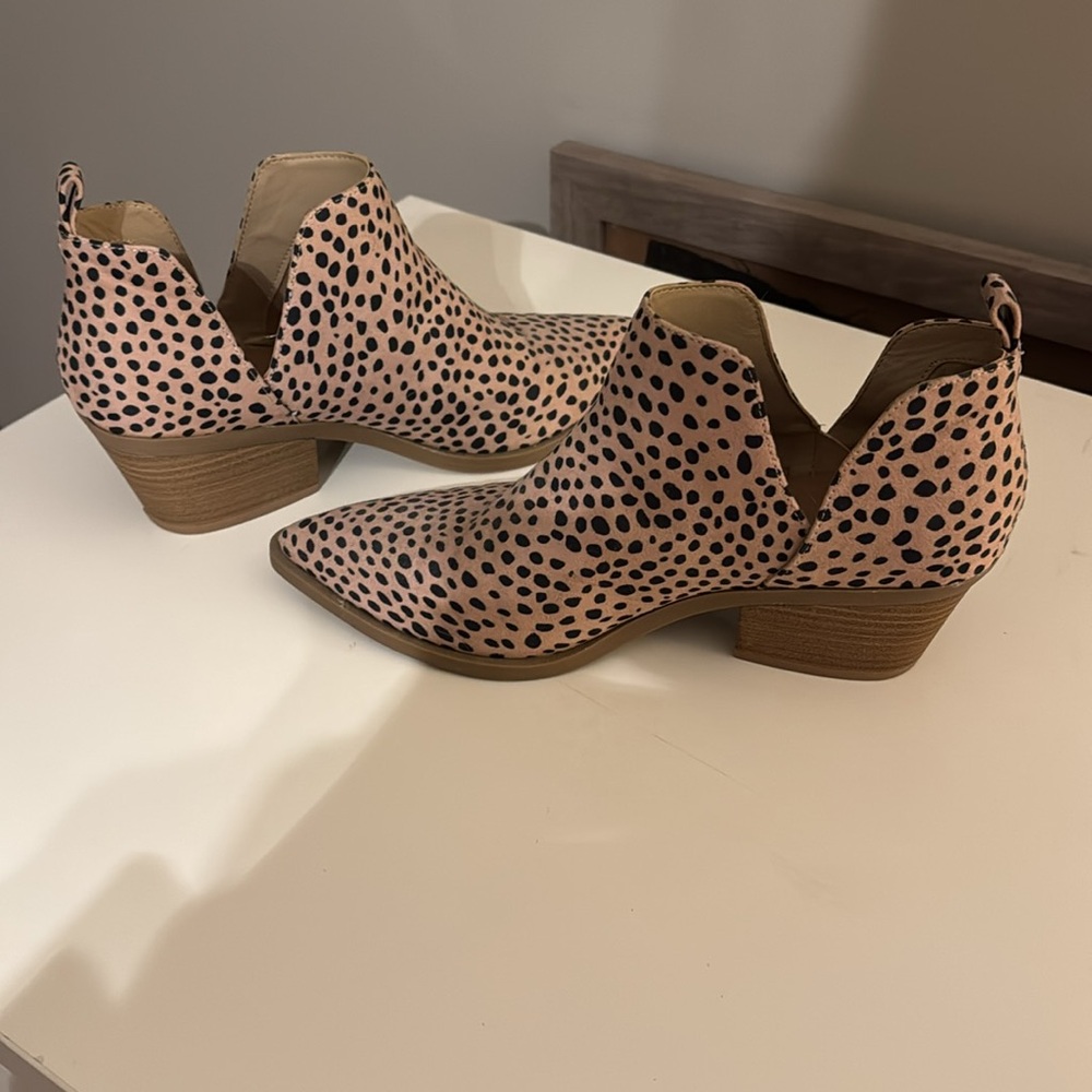 Universal Thread Leopard Booties - Picture 3 of 10